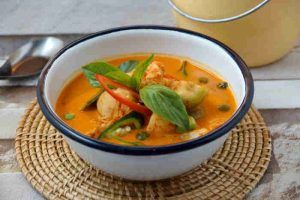 comida tailandesa gaeng ped gai