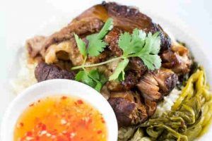 comida tailandesa kao ka moo